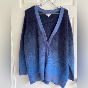 Women’s sweater , long , can wear with leggings or jeans